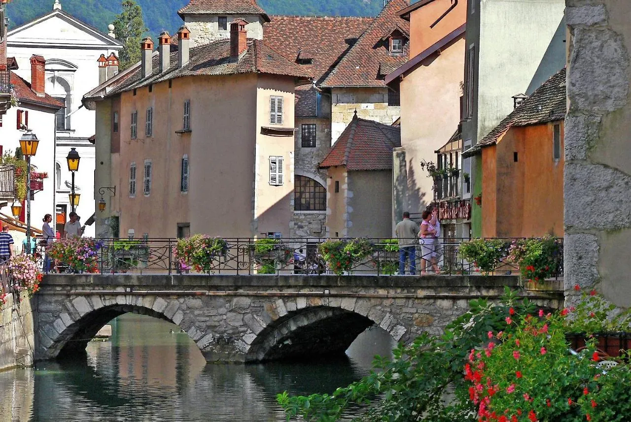 Dolce Vita: 2 Personnes, Douillet, Cosy & Central Annecy Appartement
